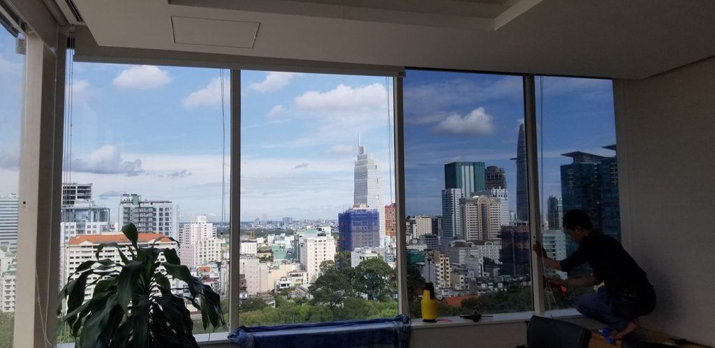 5 LÝ DO TẠI SAO NÊN THUÊ THỢ CHUYÊN NGHIỆP DÁN PHIM CÁCH NHIỆT 